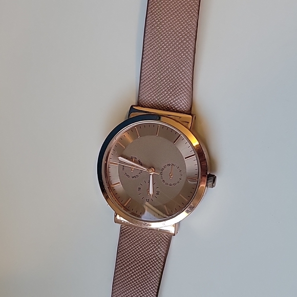 Watch - Picture 3 of 6